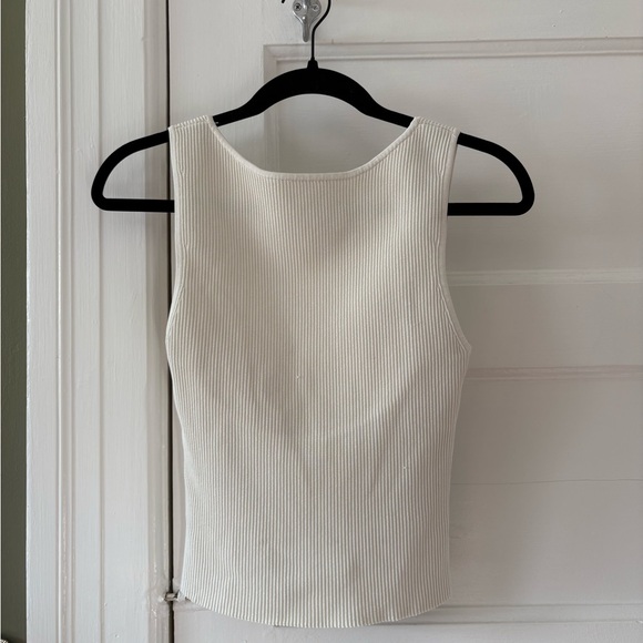 Babaton Tops - Aritzia Babaton White Ribbed Sculpt Knit Tank Top